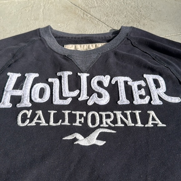 Y2K Hollister Raised Letter Crewneck Sweatshirt - Picture 2 of 8